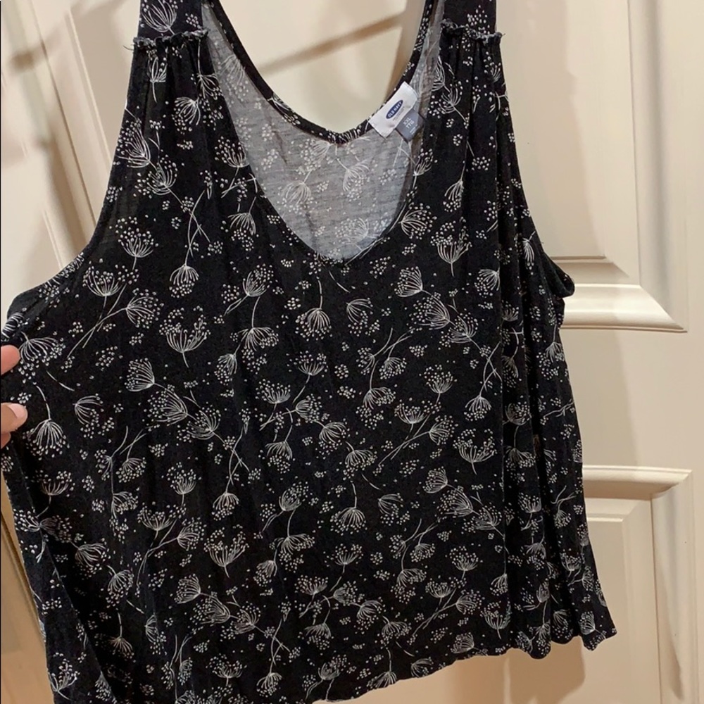 Black and white floral tank
